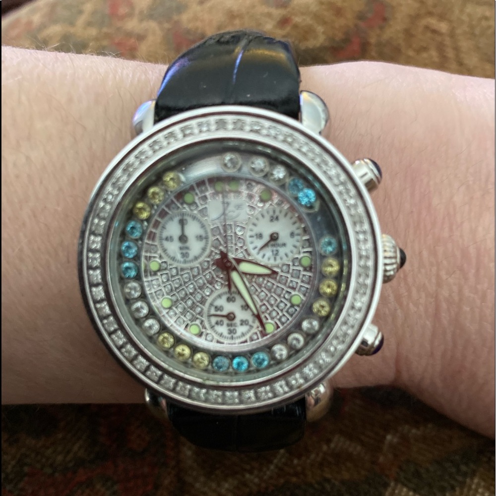 LCE crystal watch with free floating crystals. - Picture 1 of 5